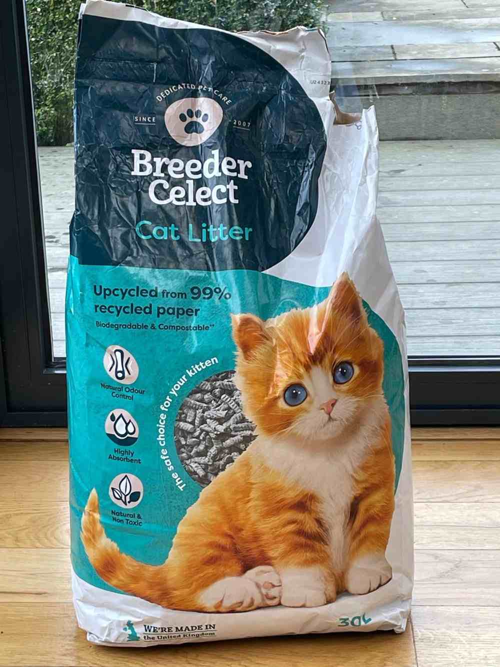 BreederCelect Recycled Paper Cat Litter