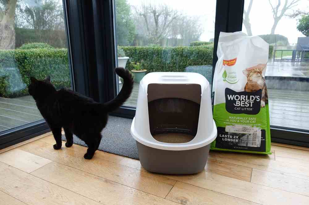 CAT CENTRE Litter Tray Hooded Toilet