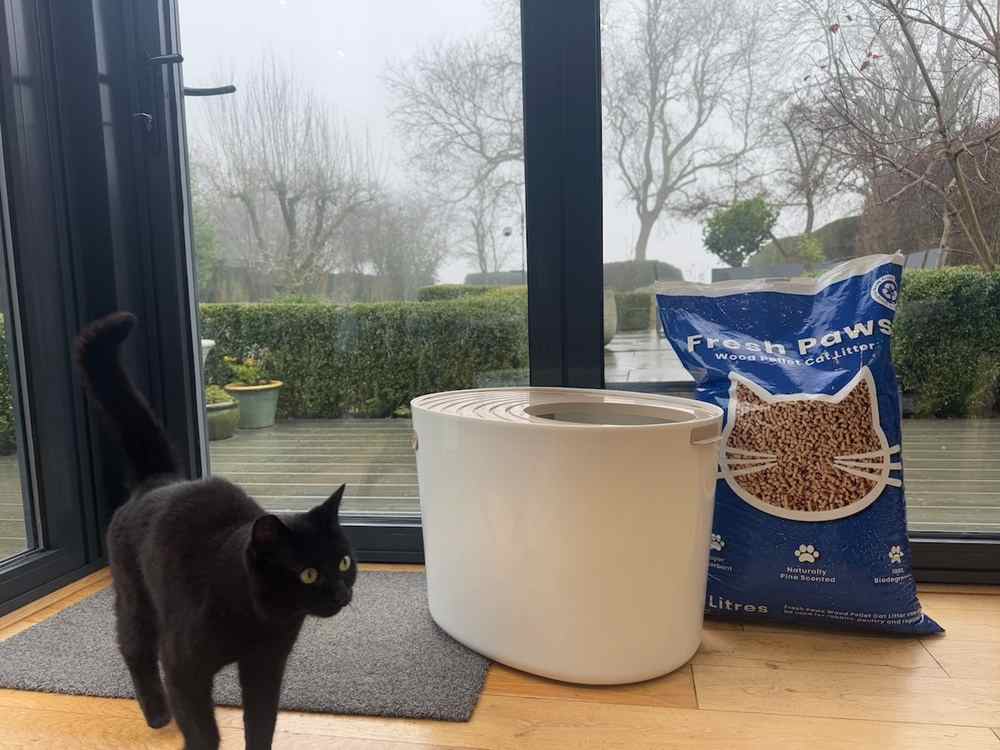 Fresh Paws Premium Wood Pellet Cat Litter